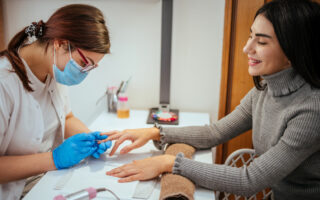 Curso de manicure e pedicure: tudo o que você precisa saber