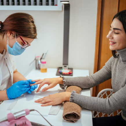 Curso de manicure e pedicure: tudo o que você precisa saber