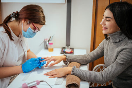 Curso de manicure e pedicure: tudo o que você precisa saber