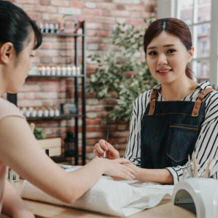 Como atrair clientes para manicure