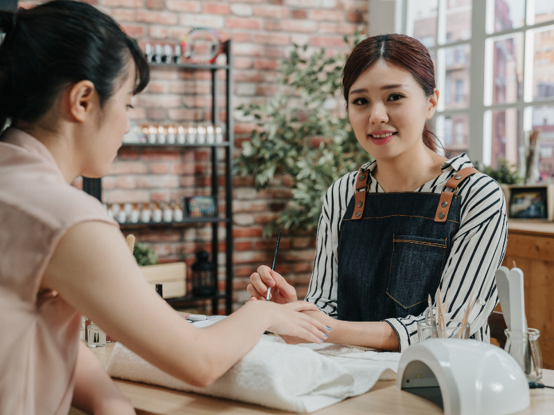 Como atrair clientes para manicure