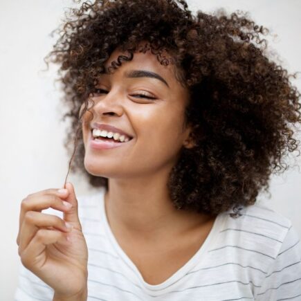 Tipos de cachos: como identificar a curvatura do seu cabelo